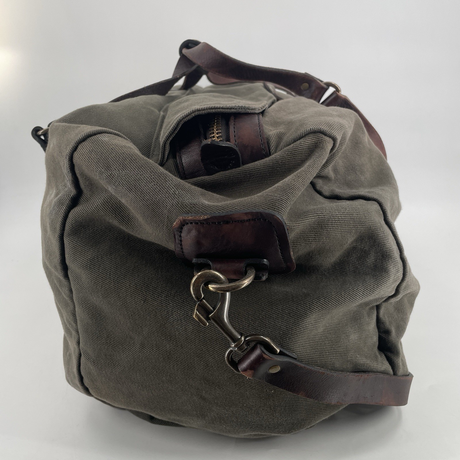Filson Rugged Twill Duffle Bag in Otter Green – Old Size 25” – Bridle Leather