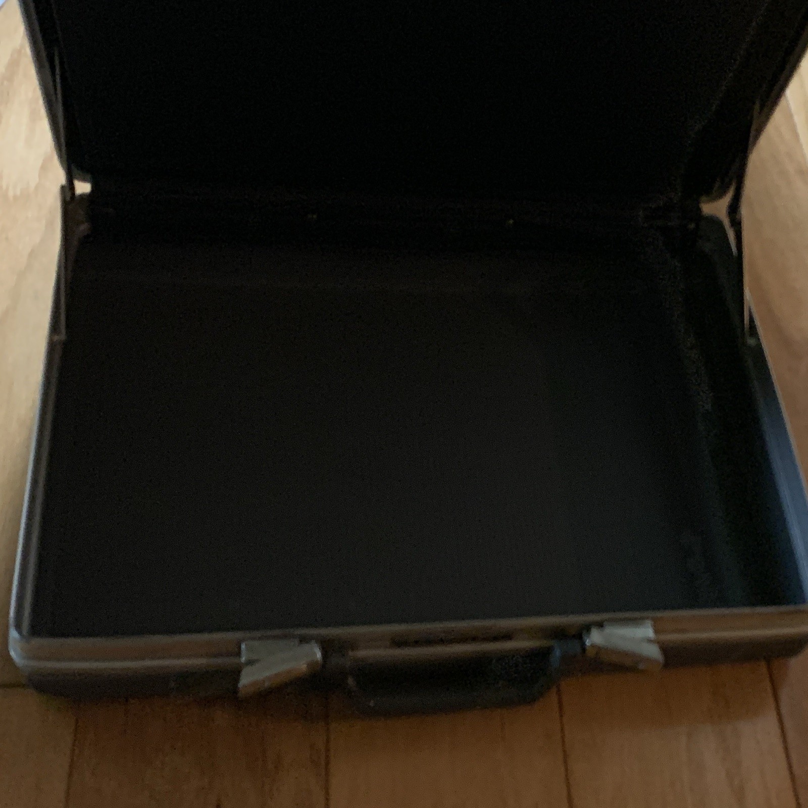 Samsonite Gray Hard-Sided Briefcase Push Lock Classic Business Top Handle