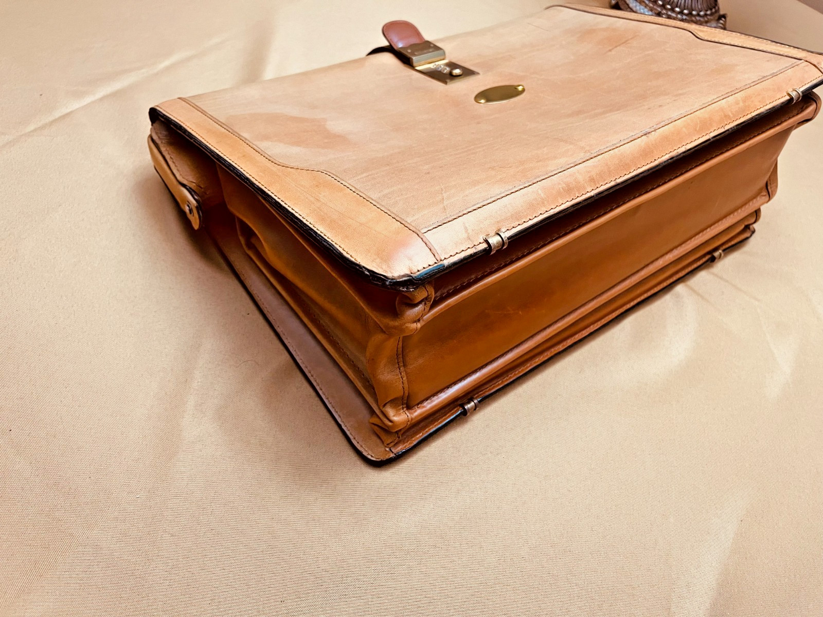 SCHLESINGER BROTHERS Tan Heavy Leather Briefcase / Lawyer Bag – Made in USA