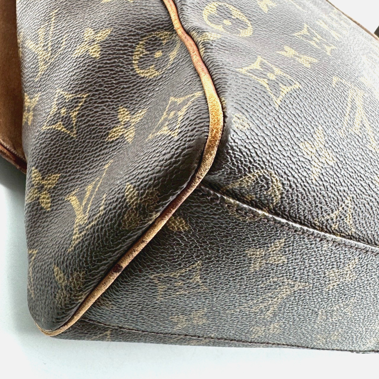 LOUIS VUITTON Abbesses Messenger Shoulder Bag Monogram SP1021 Leather Used