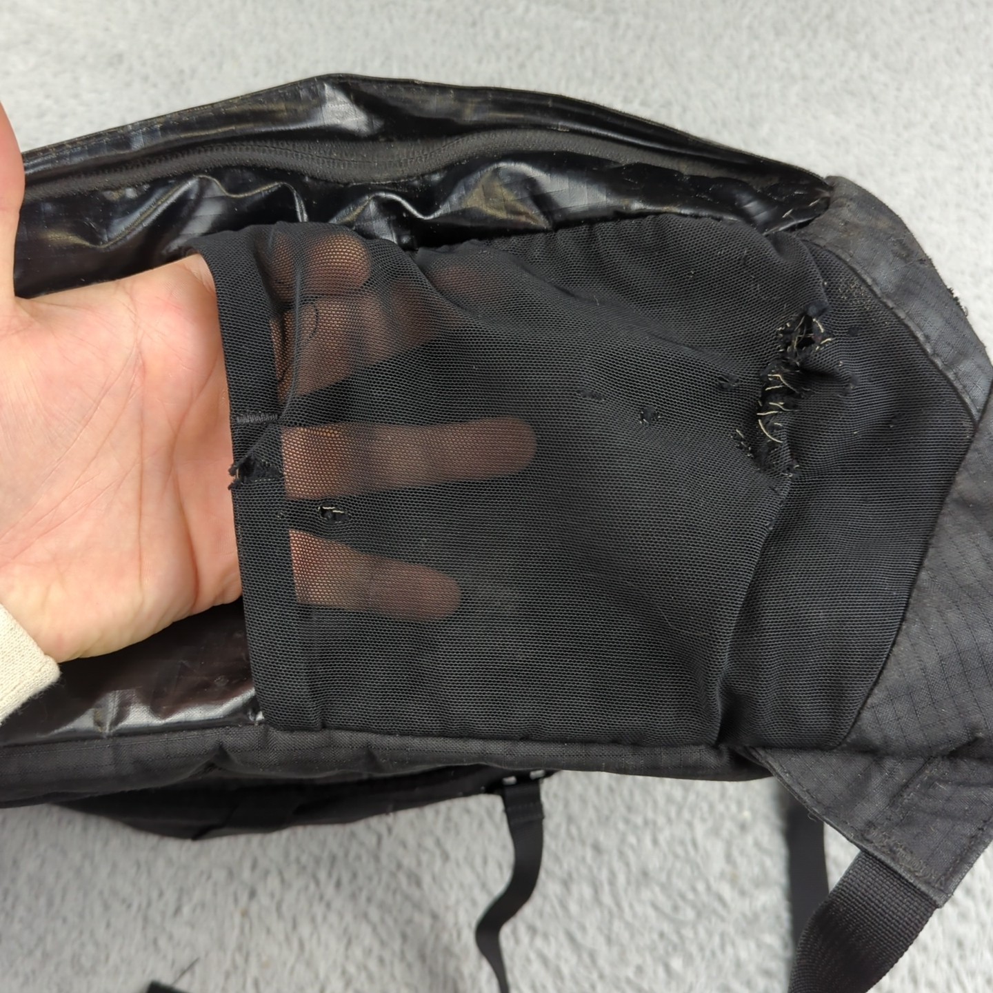 Patagonia Black Hole 25L Backpack RARE Vietnam STY49297 Shiny Bad Condition