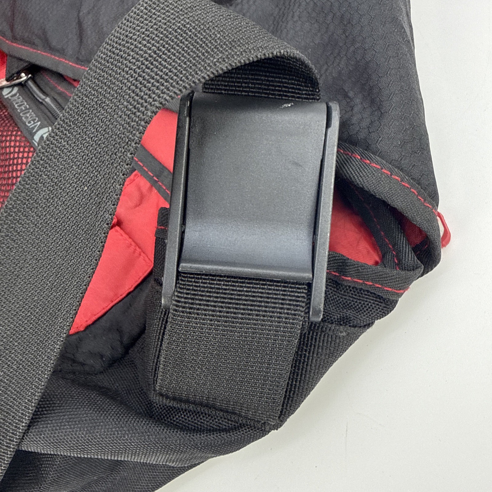 ECKO UNLTD Y2K RHINO Messenger Crossbody Computer Bag Black Red Nylon 12″x 20″