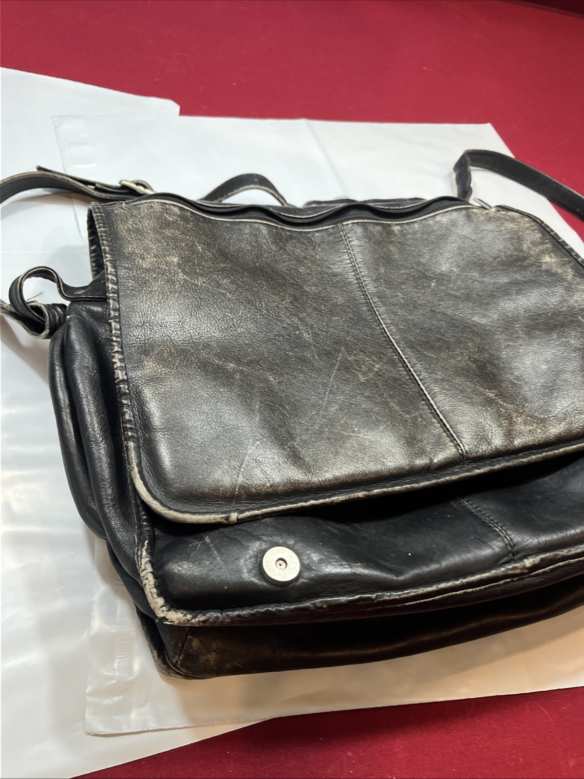 Wilsons Leather BLACK Messenger Flap BAG Distressed Grunge office School Retro