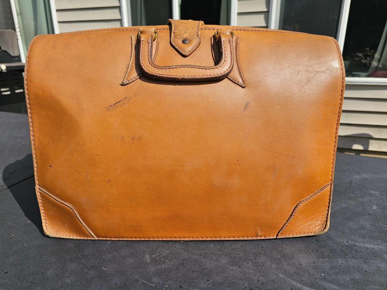 Vintage Tan Brown Leather Briefcase Gladstone-Style Doctors Bag Genuine Cowhide