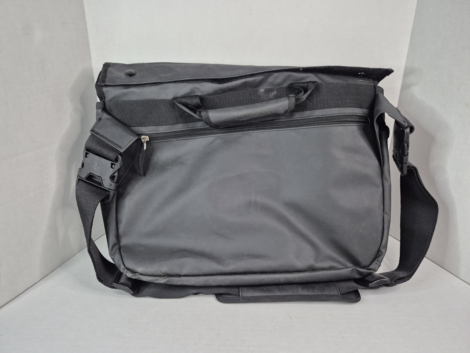 Ultra Pro KP Faceoff Gamers Bag 16″×12″×4″ Black With Detachable Front Clean