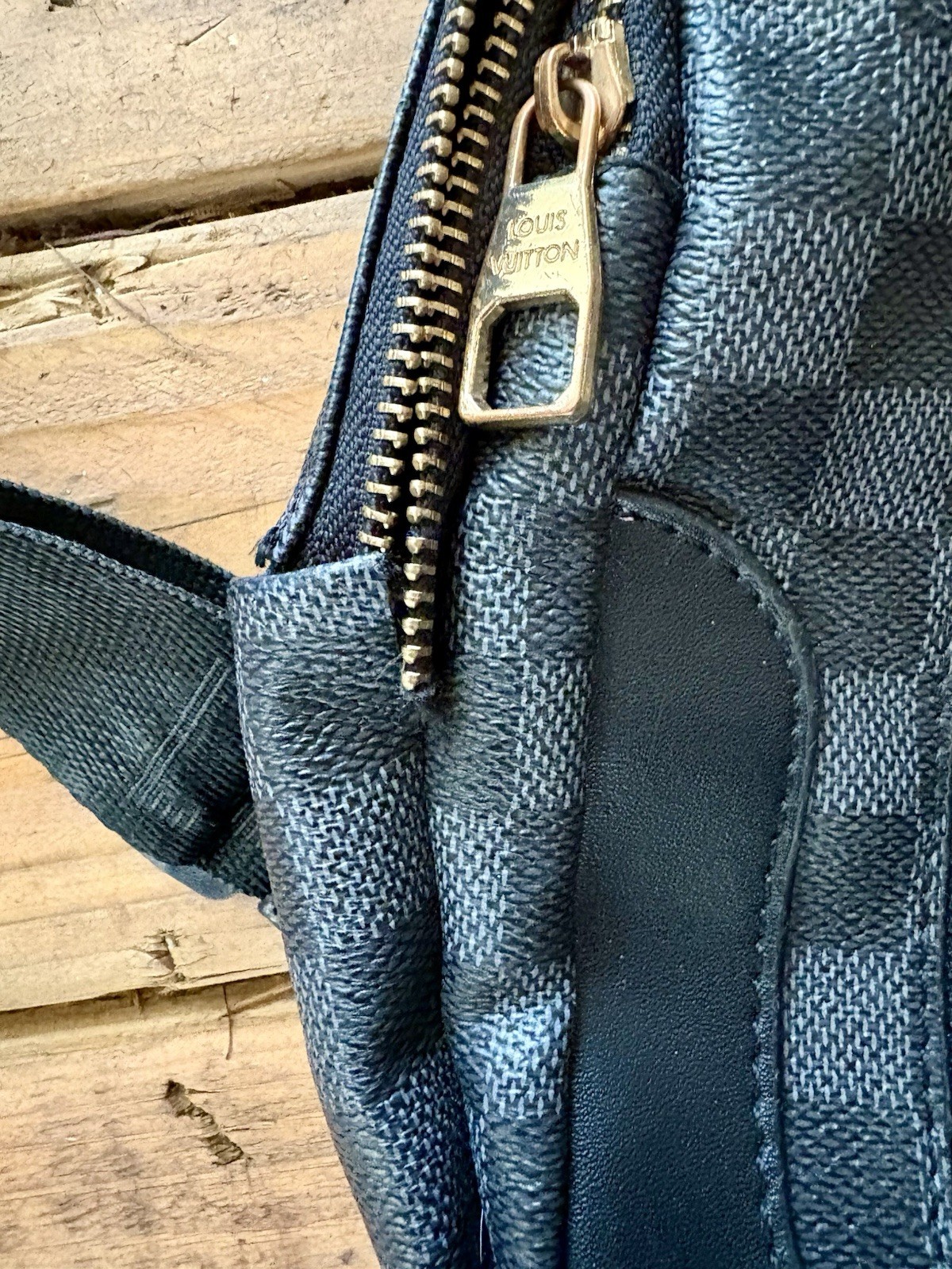 Louis Vuitton Damier Graphite Sling Crossbody Bag Zip, Adjustable Strap, Pockets