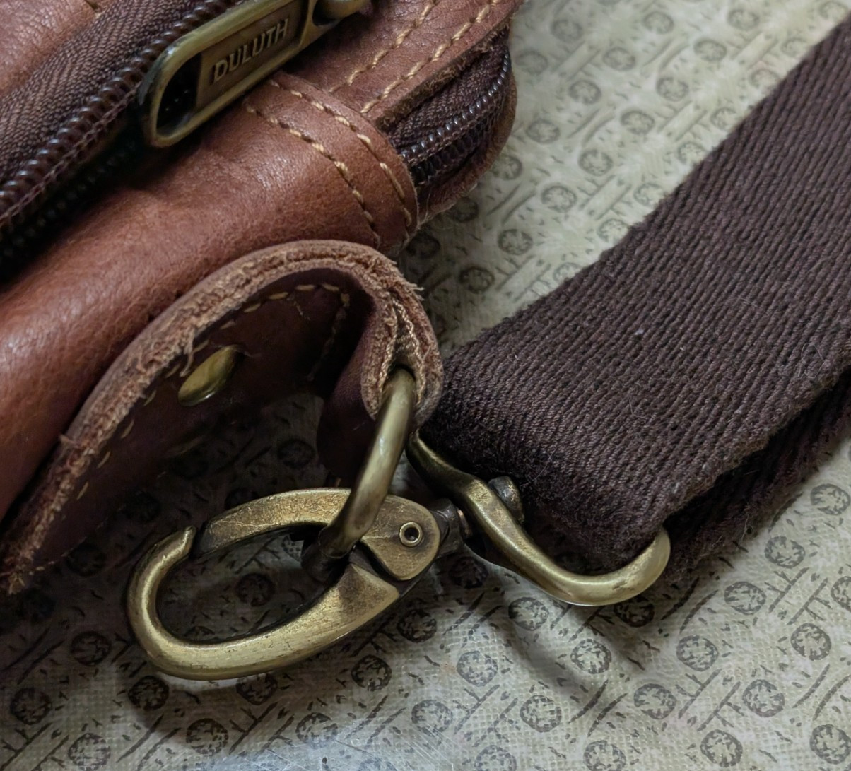 Duluth Trading Co Lifetime Leather Travel Bag 12 inch Crossbody Messenger 97310