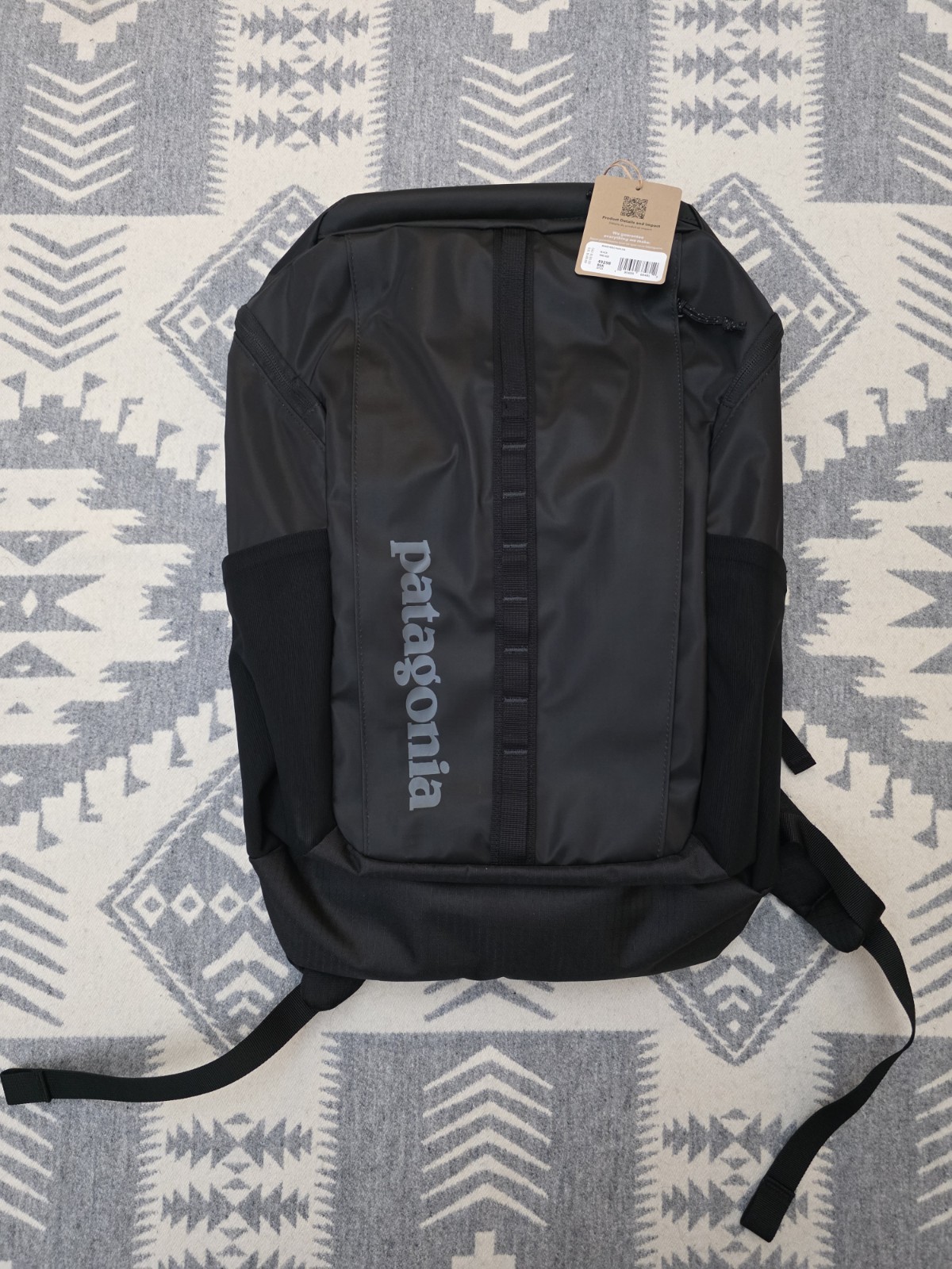Patagonia Black Hole Pack 25L Daypack Black 49298 BLK NWT