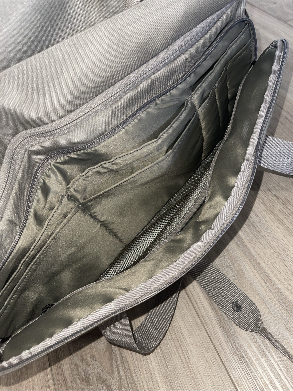 Lululemon Early Embark Duffle Bag in Grayish/Tan