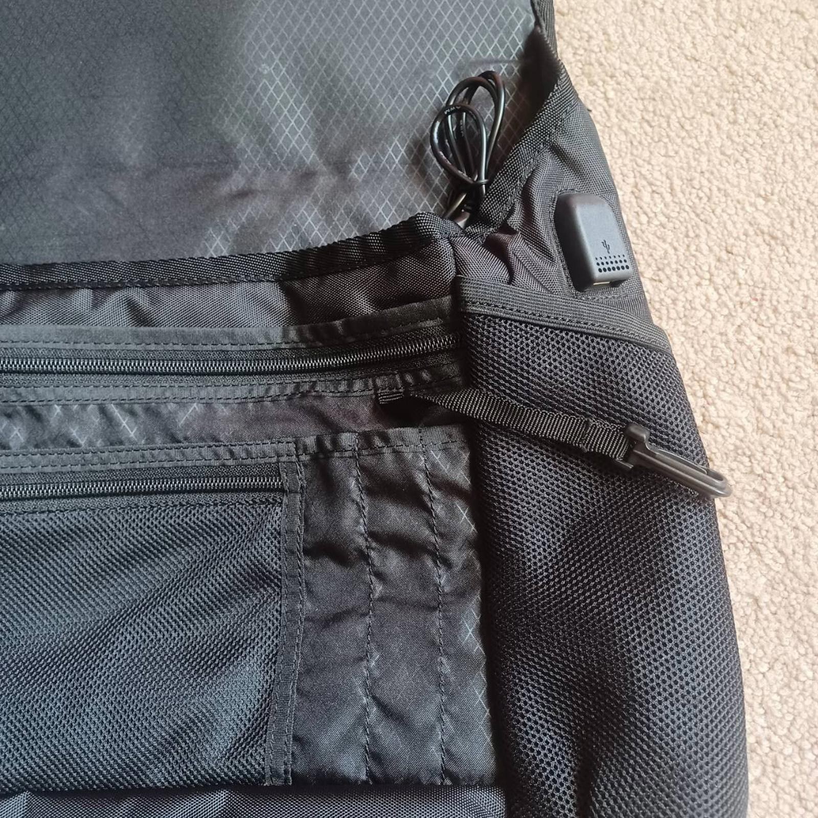 Samsonite Quadrion Laptop Messenger Bag Professional Business Shoulder Bag Black