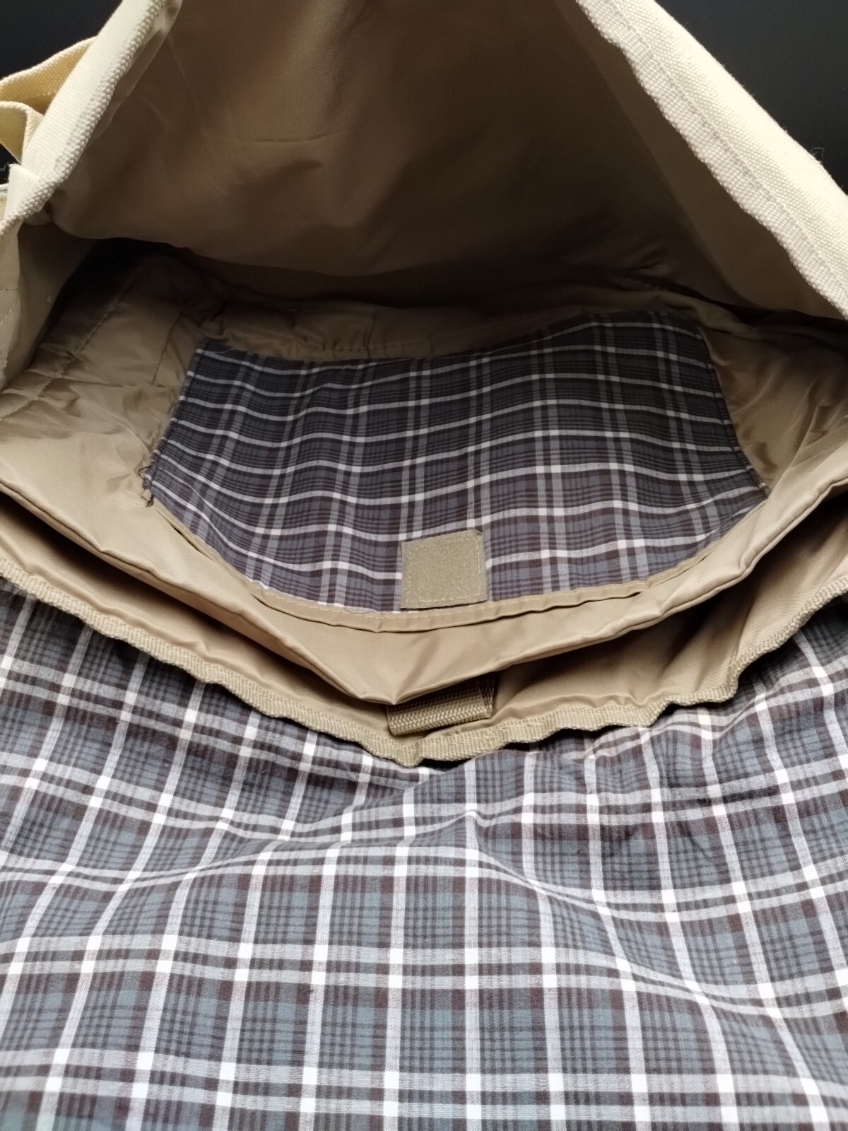Field & Co. Leeds Mark Levinson Lexus 12″x 18″ Beige Canvas Messenger Bag