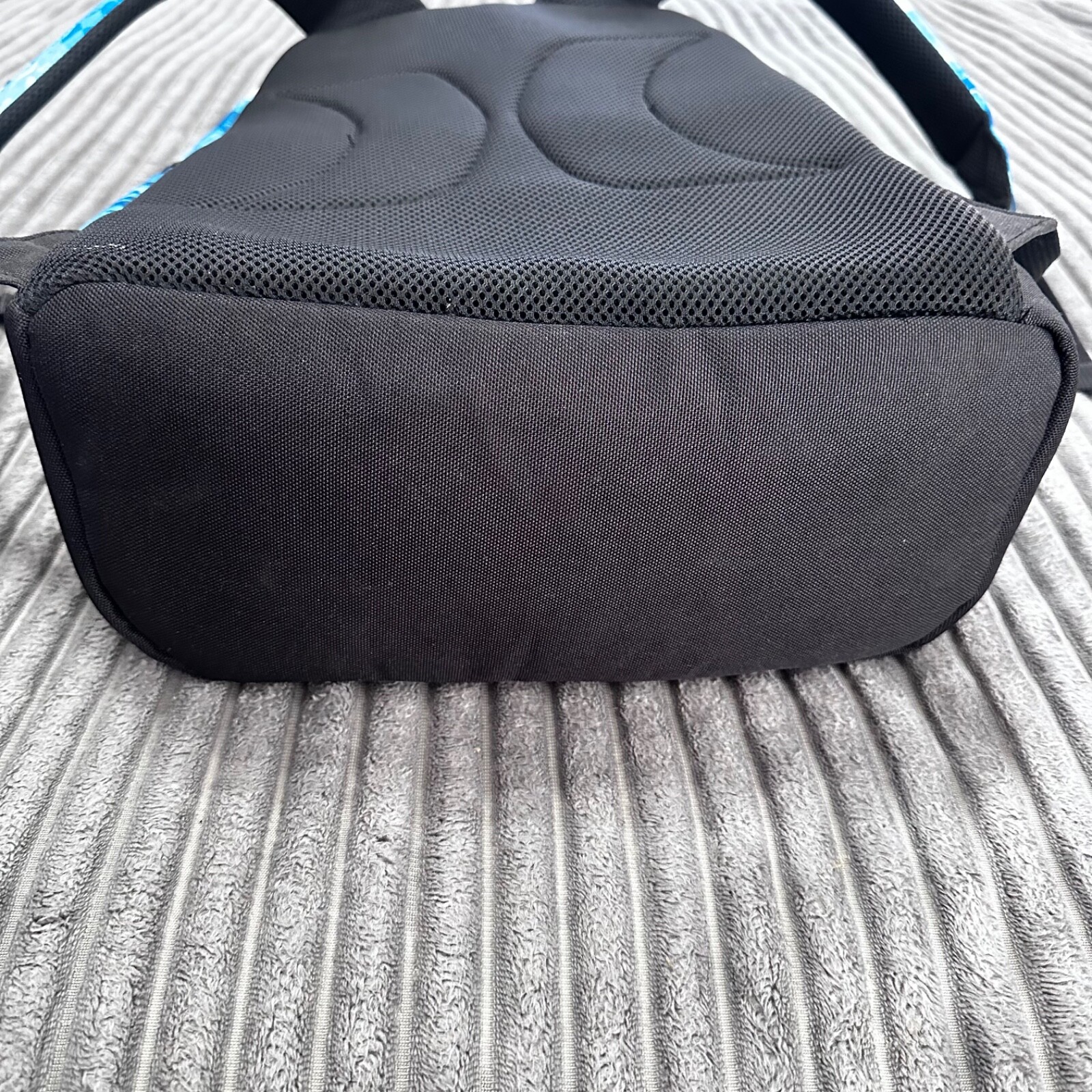 Hurley Backpack Shark Graphic 18″ Blue Black Carryall Bottle Pocket Book Bag
