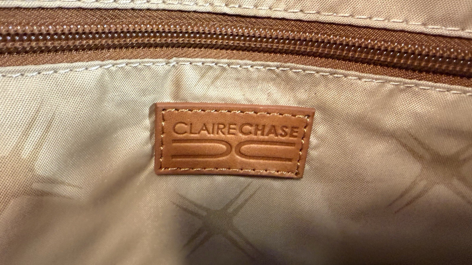 CLAIRE CHASE 22” Authentic Tan Leather Duffle Bag Travel Bag Made in Colombia
