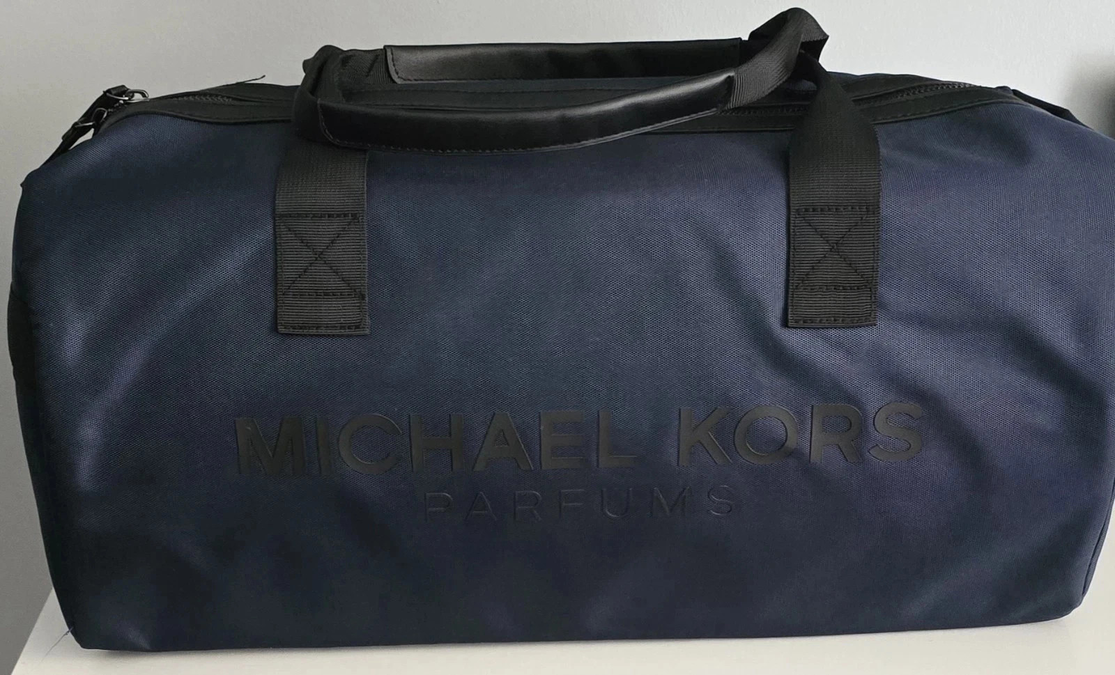 Michael Kors Parfums Duffle Dark Blue Travel Overnight Shoulder Gym Weekend Bag