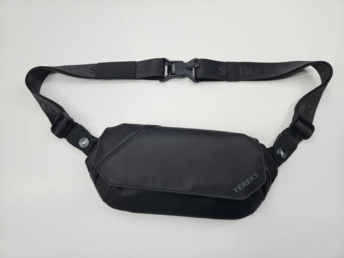 Crossbody Sling Bag 1.3L Chest Pack RFID Water Resistant Anti Theft FidLock NWT