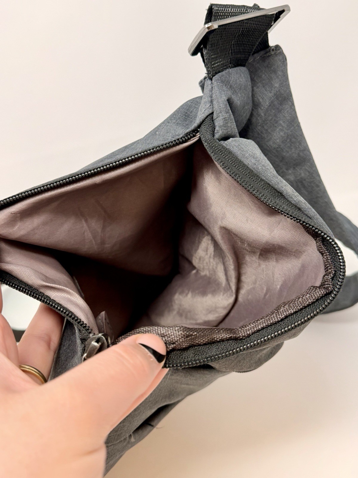 WANDER Gray Crossbody Bag Zip Magnetic Closure Unisex Lightweight Shoulder Strap