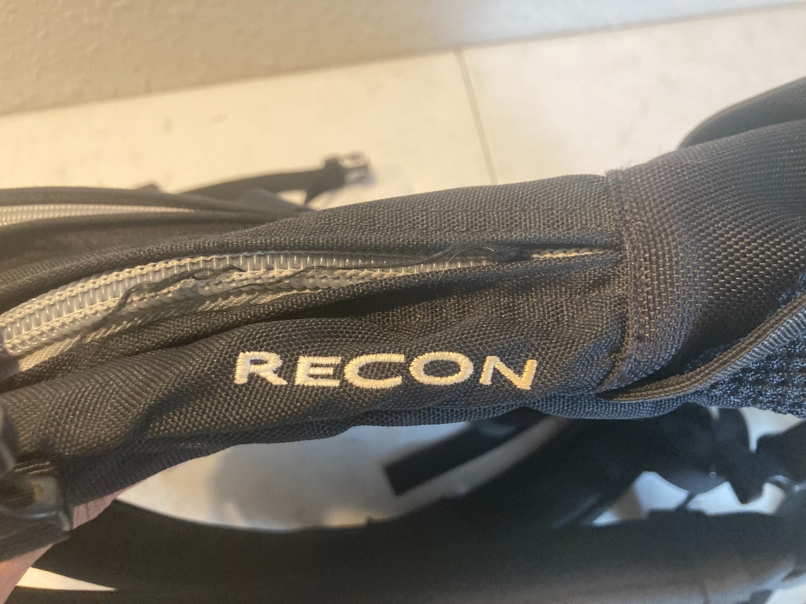 The North Face Recon Backpack Hiking School Pack Camp Gym Bag Busted Zipper
