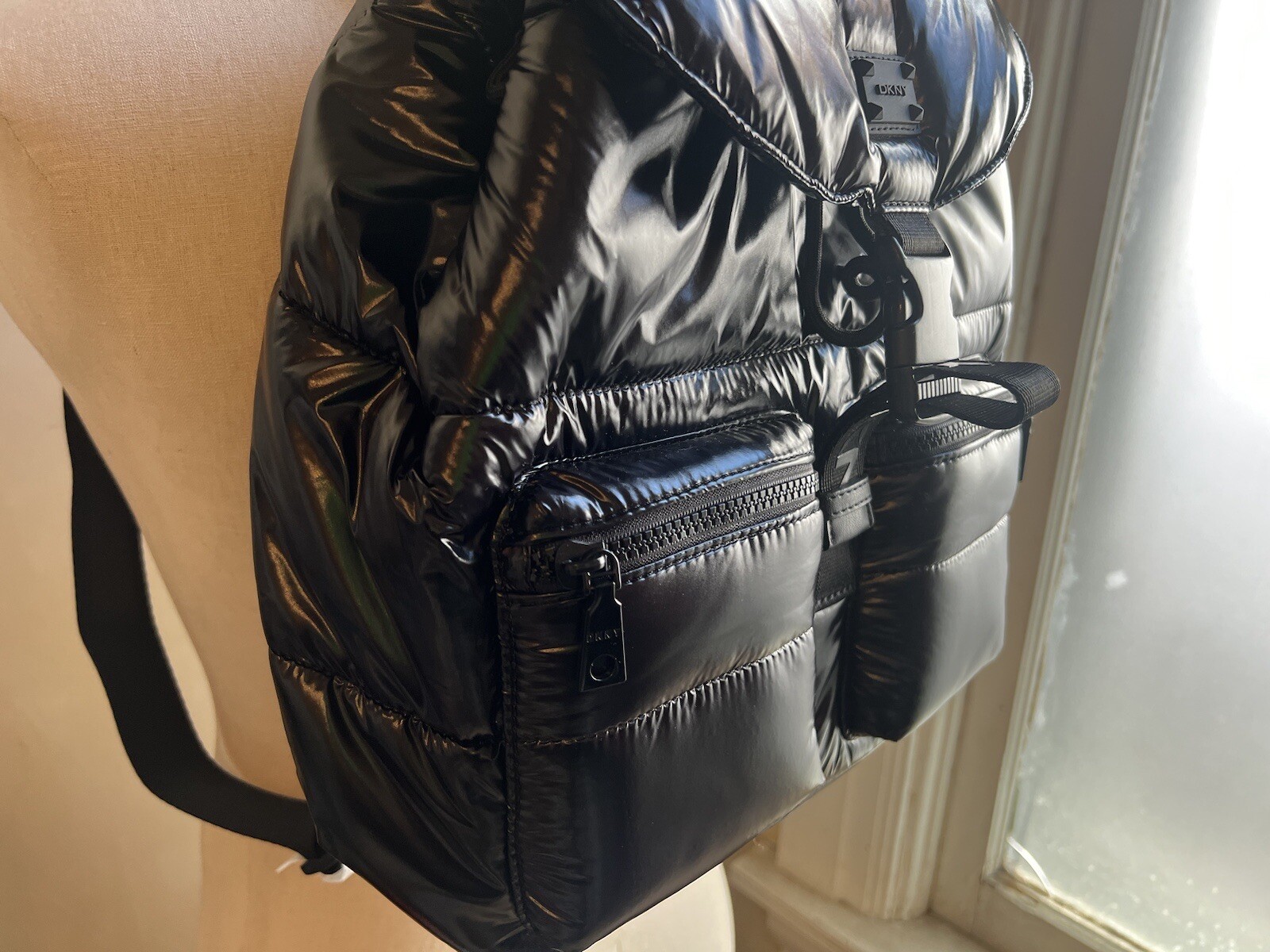 DKNY DONNA KARAN COOL BLACK AVIA PUFFER SIGNAGTURE BACKPACK 1 SZ