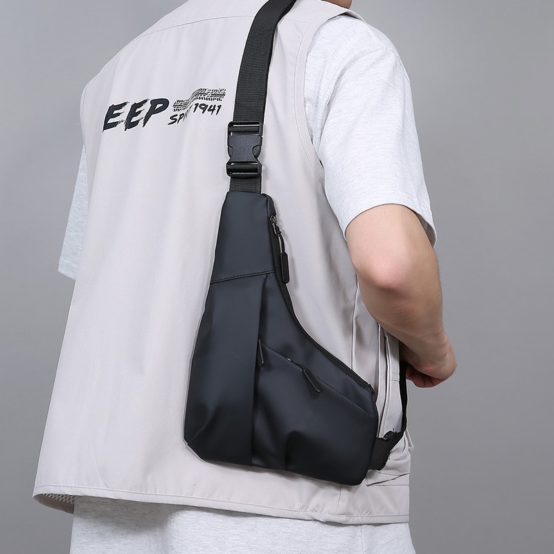 Anti Theft Close Fitting Chest Bag Men’s Triangle Bag Crossbody Sports Sling Bag