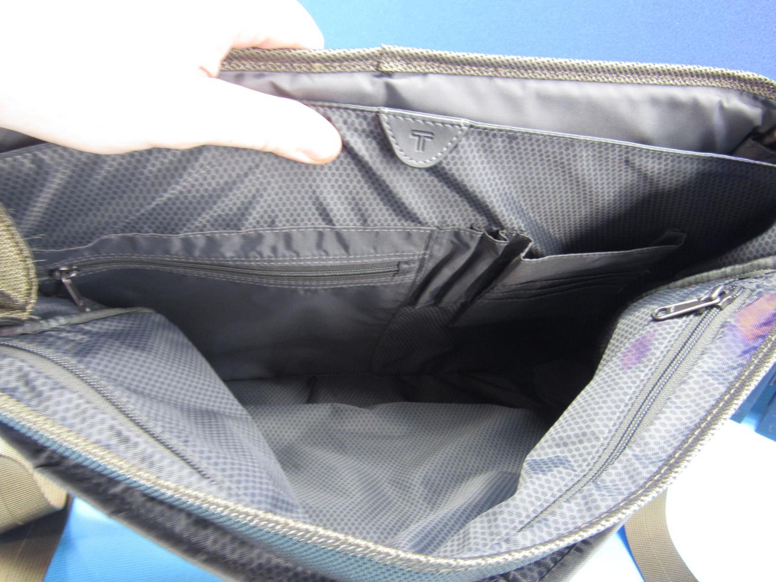 TUMI T-Tech Green Essential Gear Ballistic Nylon Messenger Bag Laptop 18″13″x5