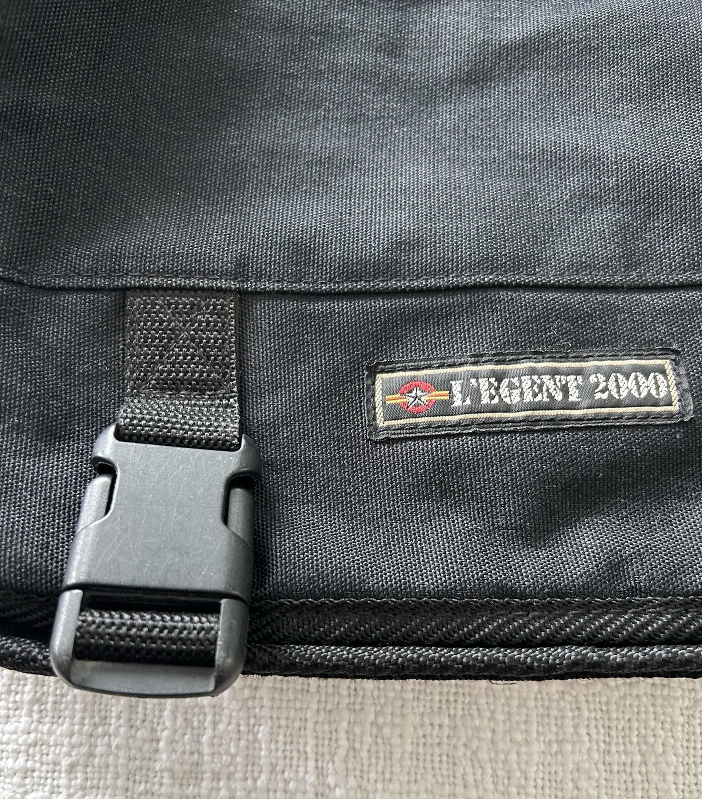 L’Egent 2000 Black Canvas Messenger Bag Crossbody 90’s Vintage Y2K 10 X 12 Inch