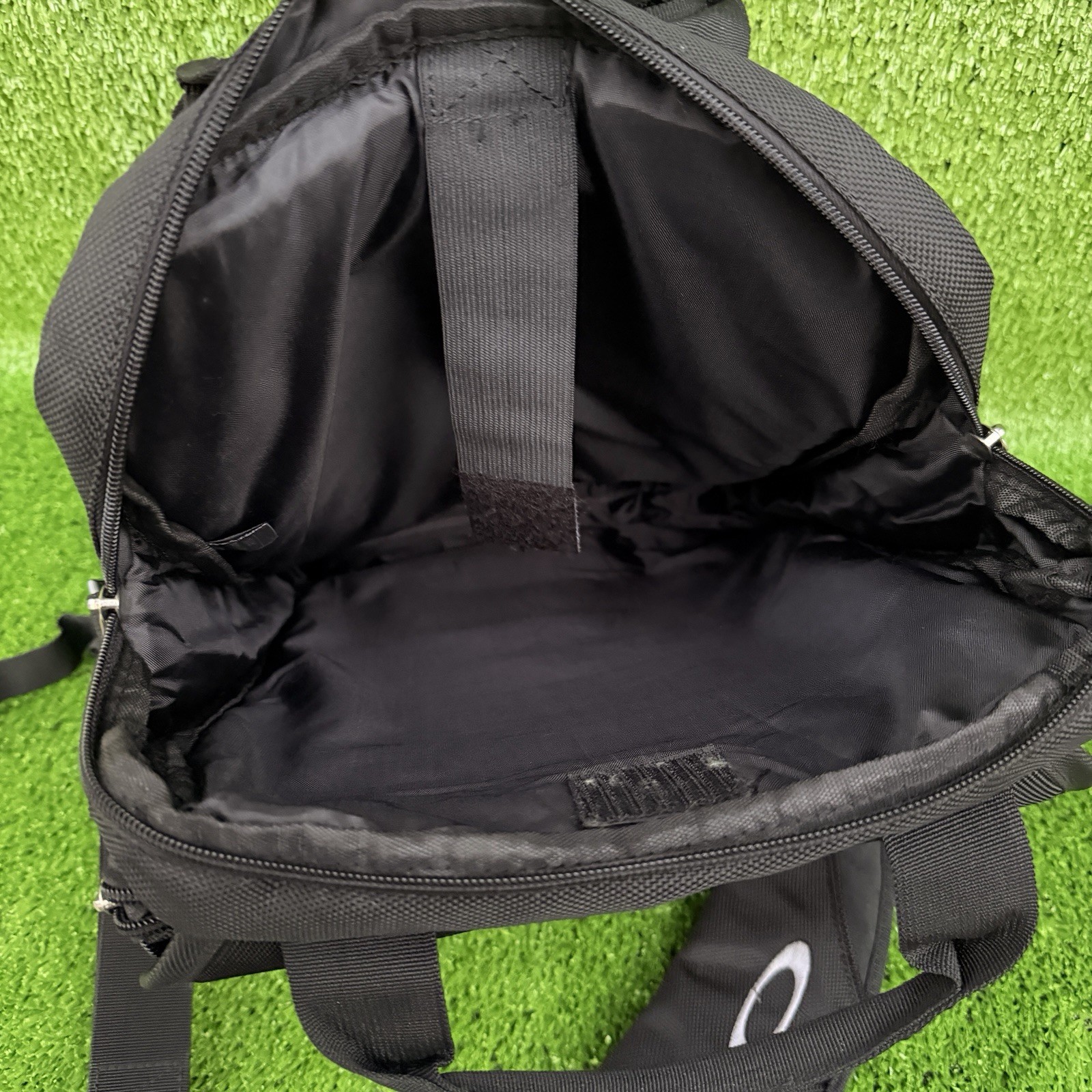 Oakley RARE VINTAGE Tactical Field Gear Vertical Messenger/BACKPACK 2Way Bag Y2K