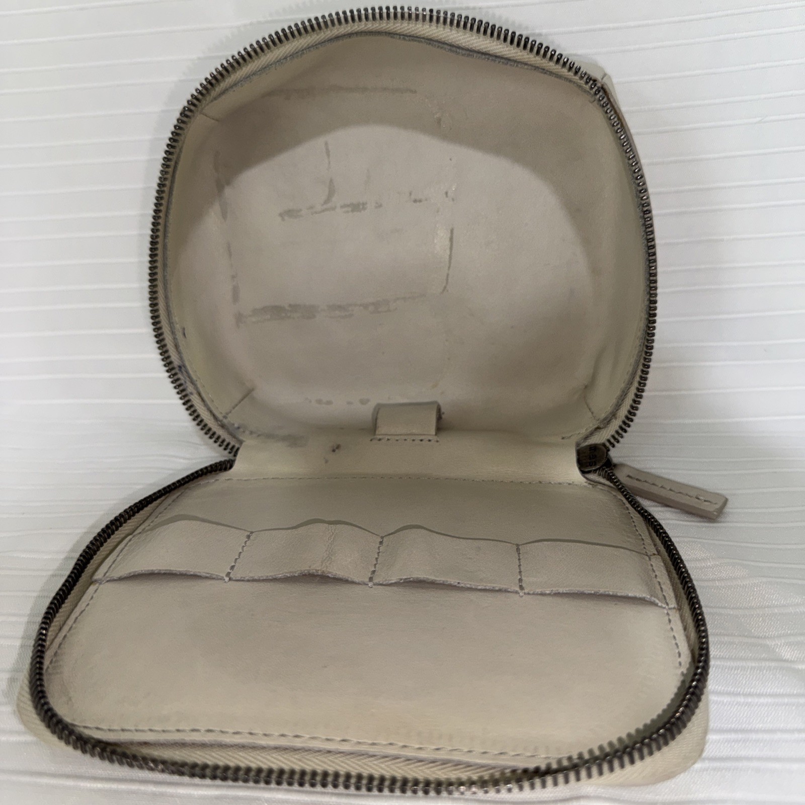 This Is Ground Leather Zip Travel Cord Organizer Case, Cream Made In Italy Used