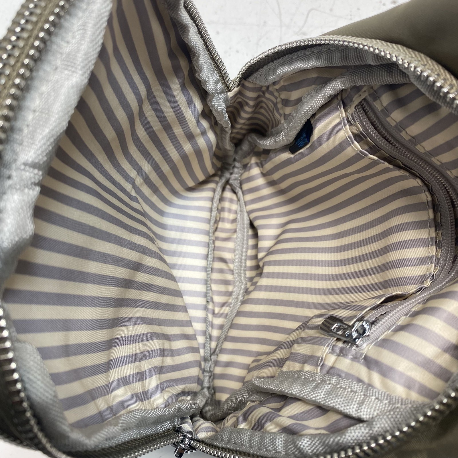 Sasha + Sofi Moss Green BGO-3869 Sling Crossbody Bag NWT Silver Hardware