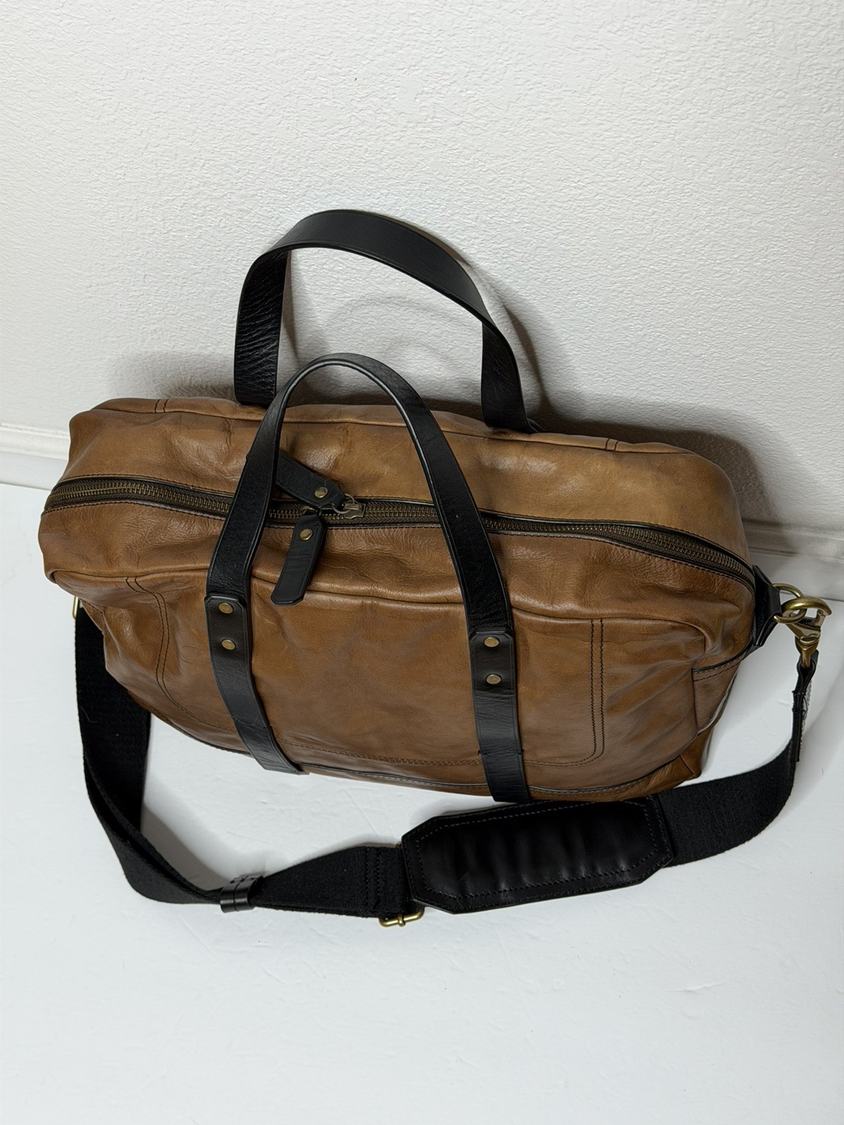 BANANA REPUBLIC Brown / cognac Italian Leather Briefcase Messenger Bag high end