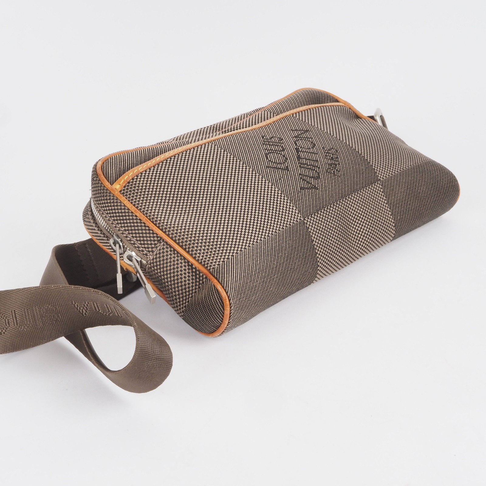 LOUIS VUITTON M93619 Acrobat Bumbag Damier Geant belt bag OP: 890€