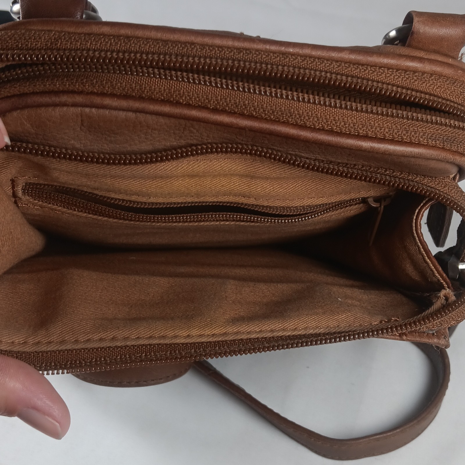 Fossil Brown Crossbody Bag Zip Closure Adjustable Strap Multi-Zip Compartments