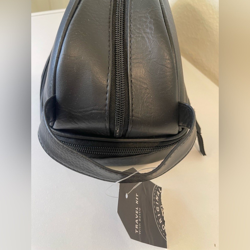 Original Penguin NWT Men’s Travel Kit Classic Black Toiletry Bag with bottle