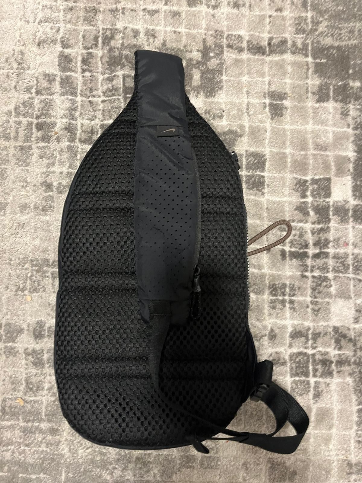Nike 22S Sportswear Essentials Body Sling Bag (8L) Black/Black/Ironstone