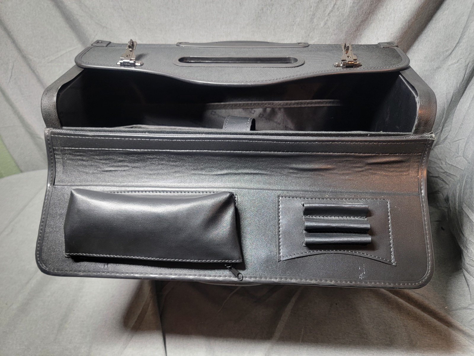Alpine Swiss 19 Wheeled Briefcase Rolling Case Sales Sample Pilot Lawyer Attache