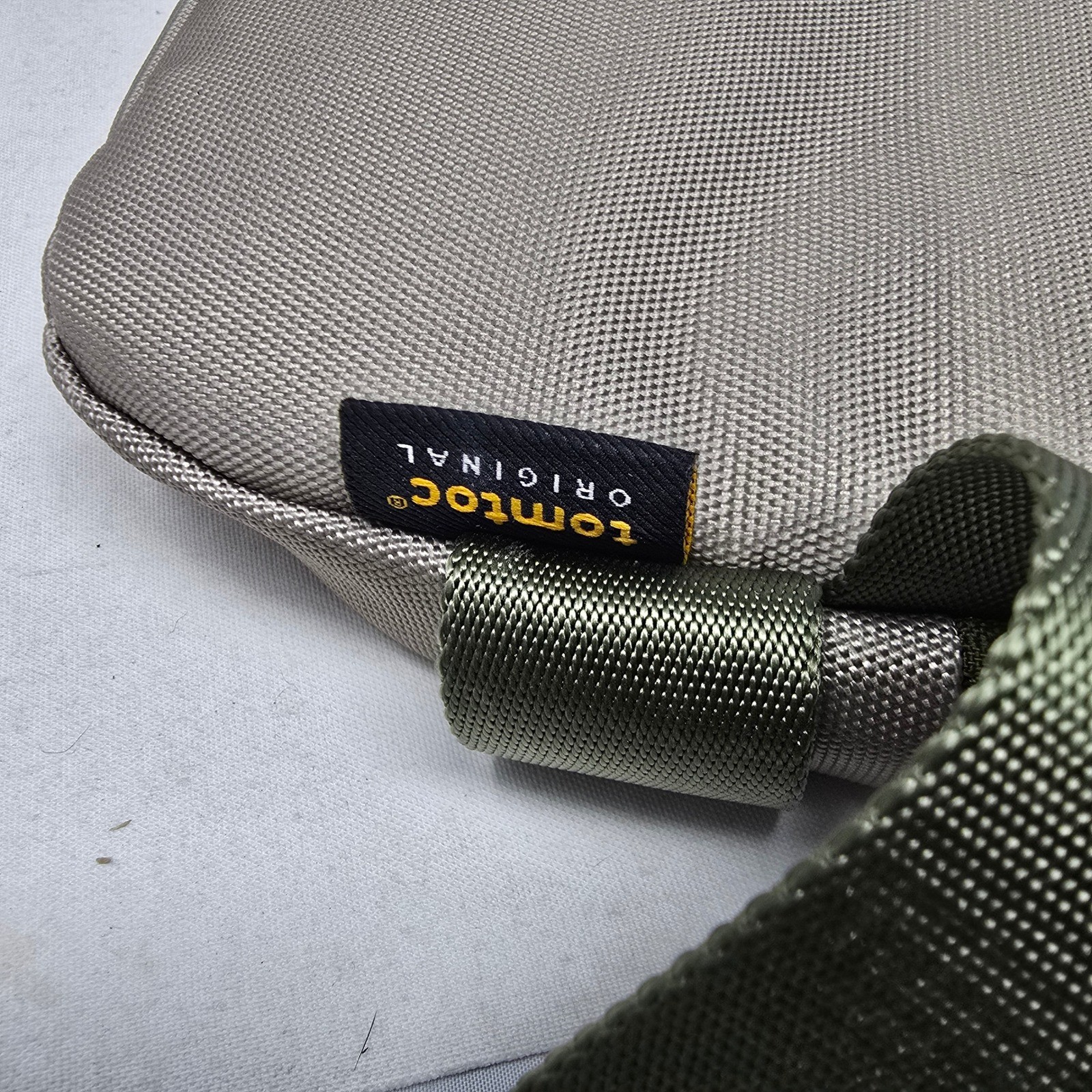 tomtoc – Explorer-T21 EDC Sling Bag, Compact Crossbody Bag Minimalist Sling Pack