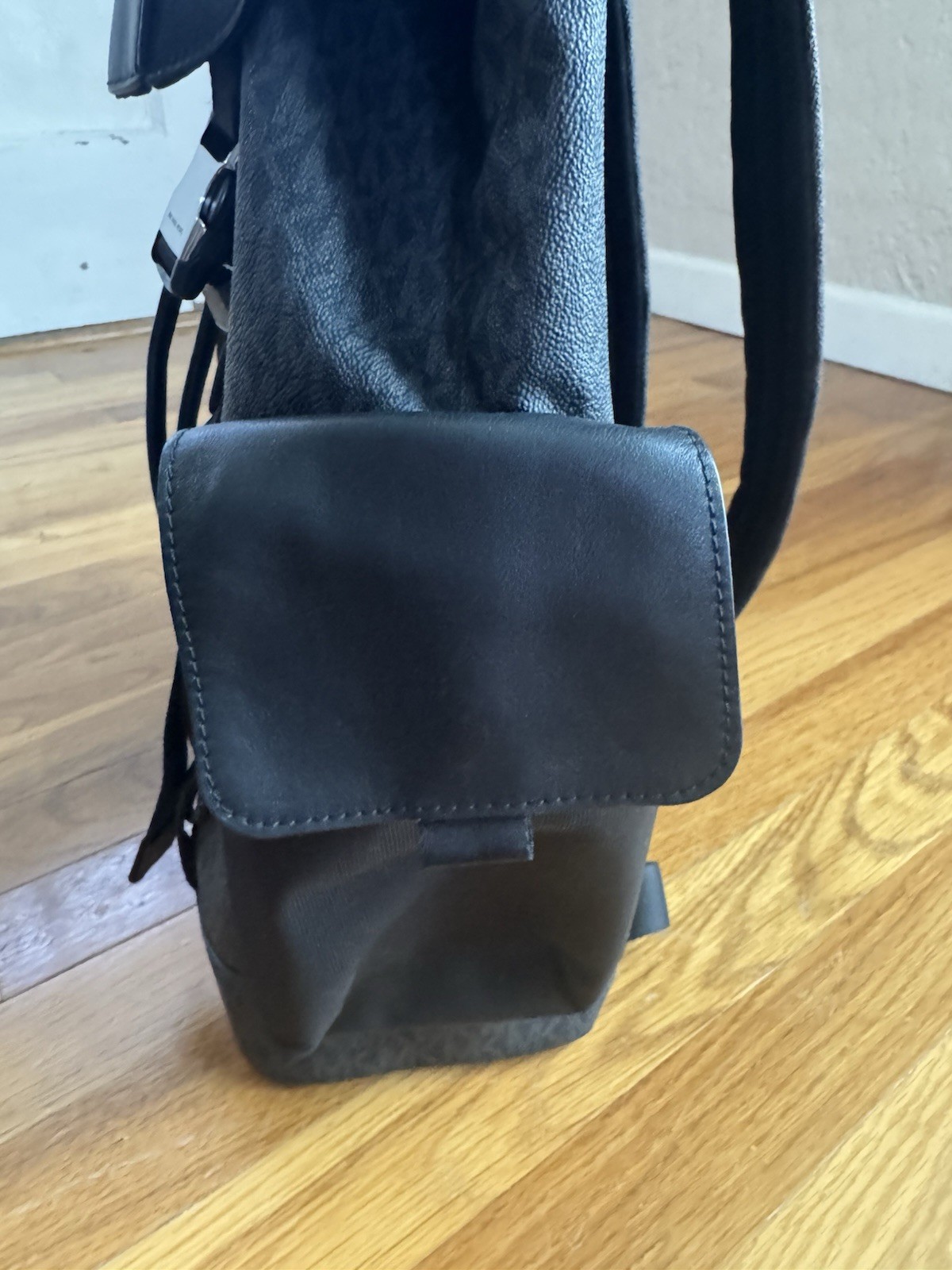 Michael Kors Black Sport Men’s Backpack Drawstring Pockets Adjustable Strap