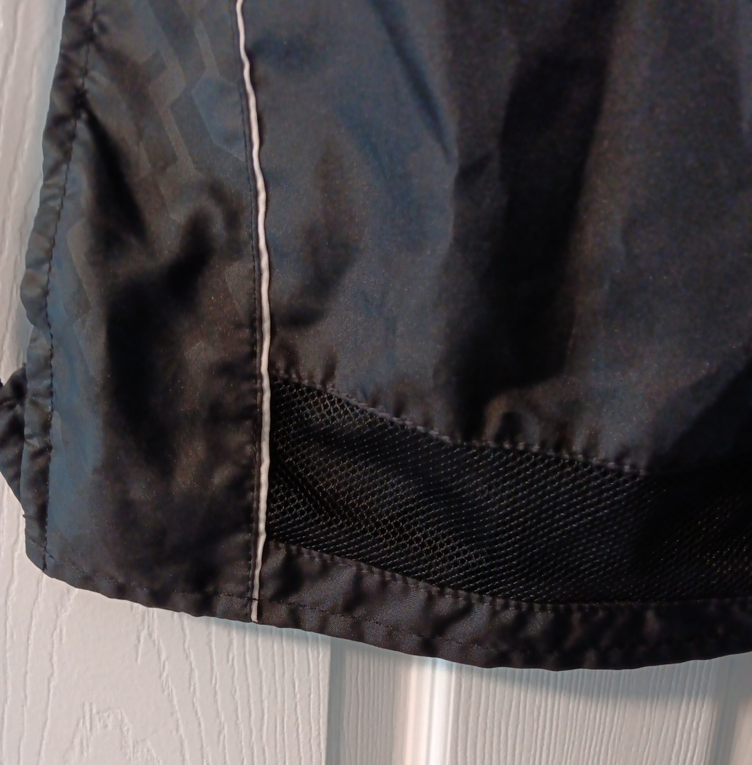 Nike Bag Drawstring Football Black & White Shoe Cleat/Gym Bag 19 x 14 vented