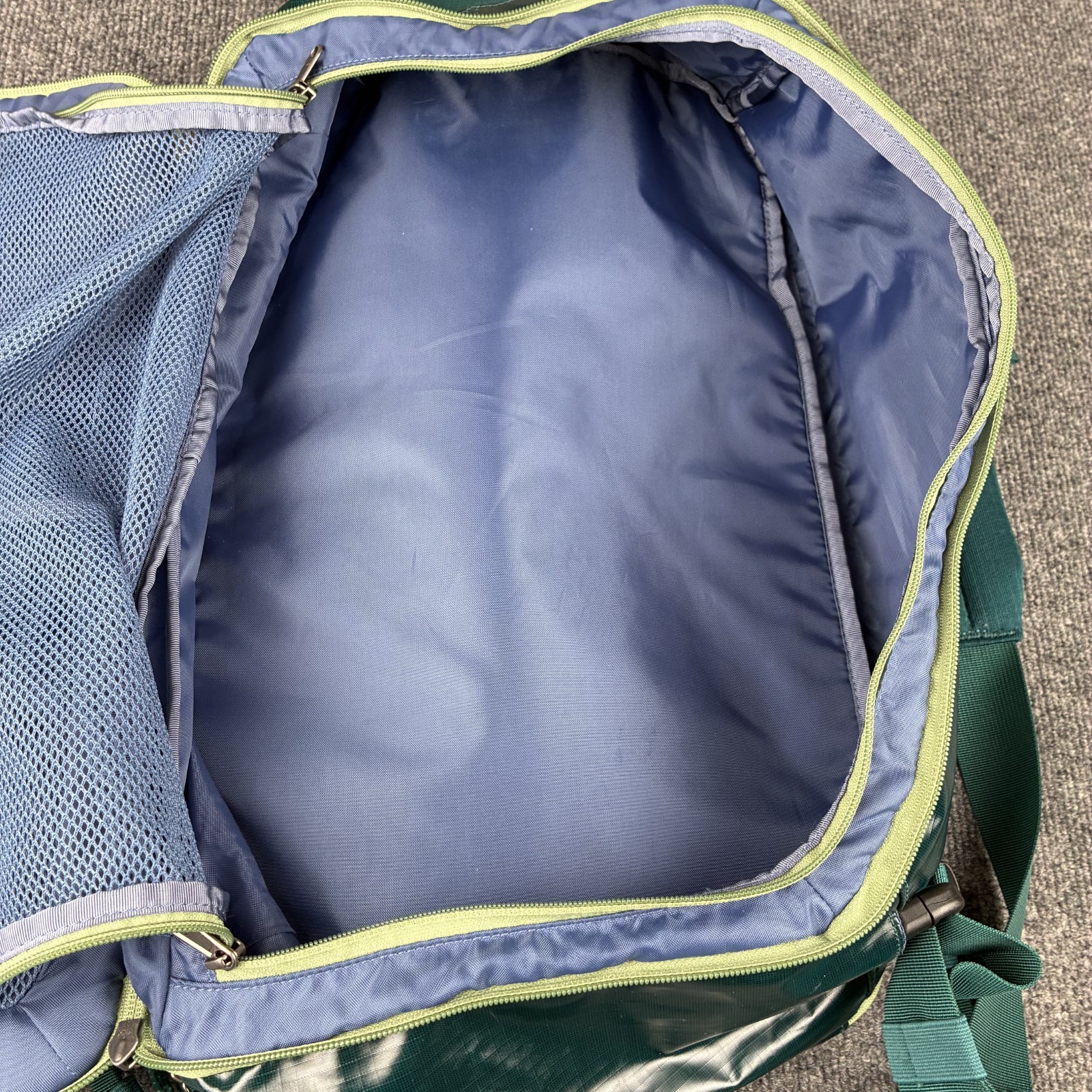 Patagonia Black Hole Mini MLC 26L Green Discontinued Backpack Luggage Shiny
