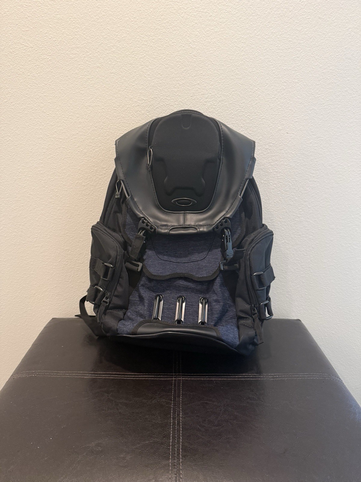New never used Oakley bathroom sink tactical navy backpack