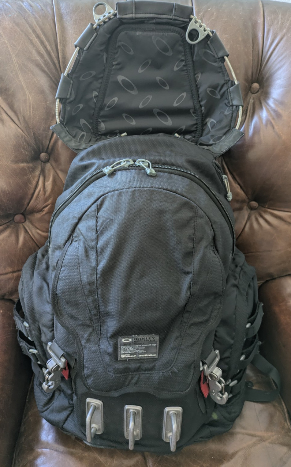 Oakley Kitchen Sink Tactical Field Gear Backpack Daypack Hiking Black Stealth