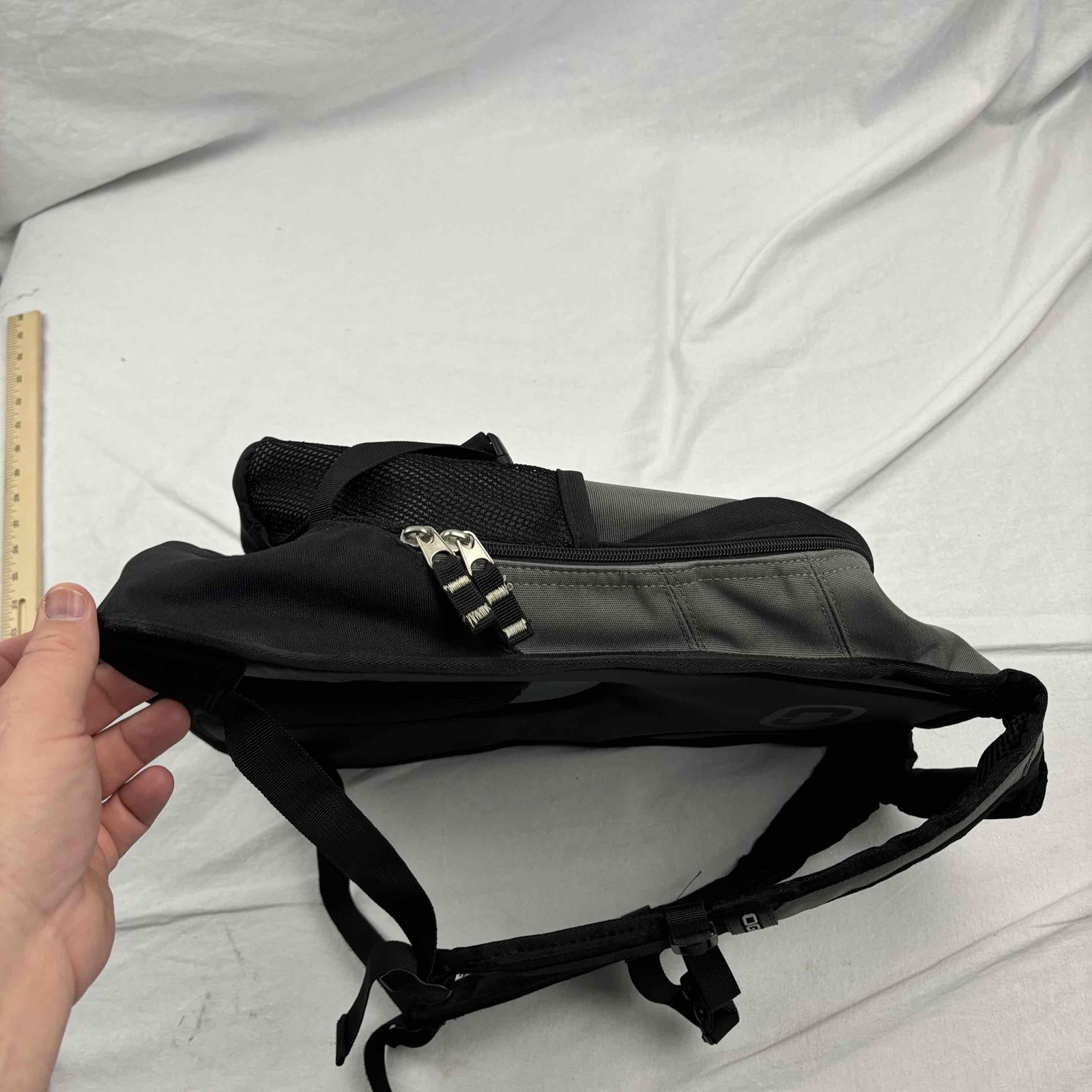 Ogio 8 TRE Backpack Black Audio Laptop Sleeve Organizer Panel Very Good xSpin