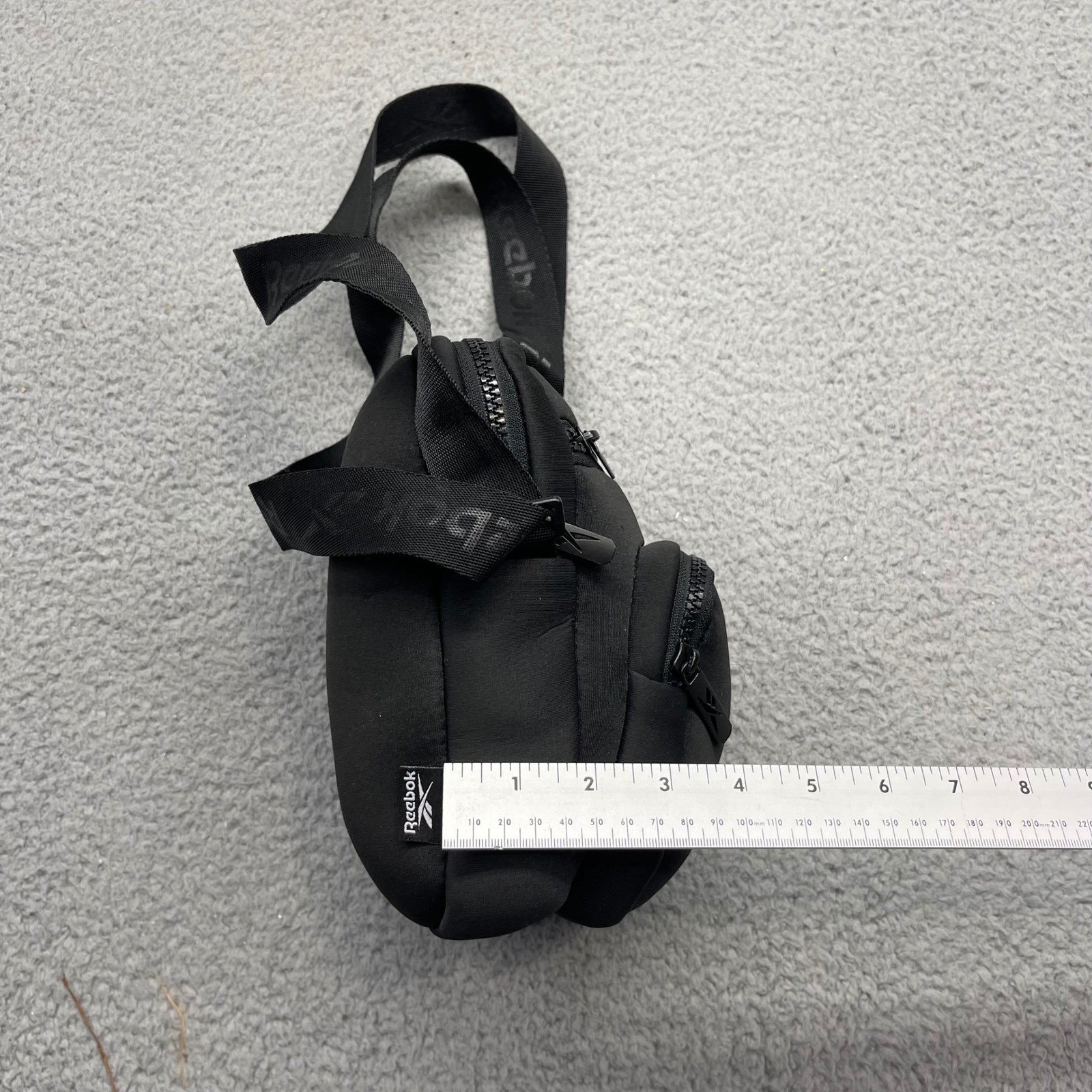 Reebok RWS2C2087TJ Black Crossbody Adjustable Strap Logo 043516 Travel Side Bag