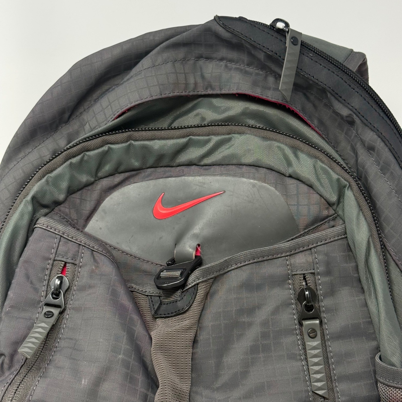 Nike Sport Backpack Grey Red Ripstop Multi-Pocket Shoe Compartment Training Bag