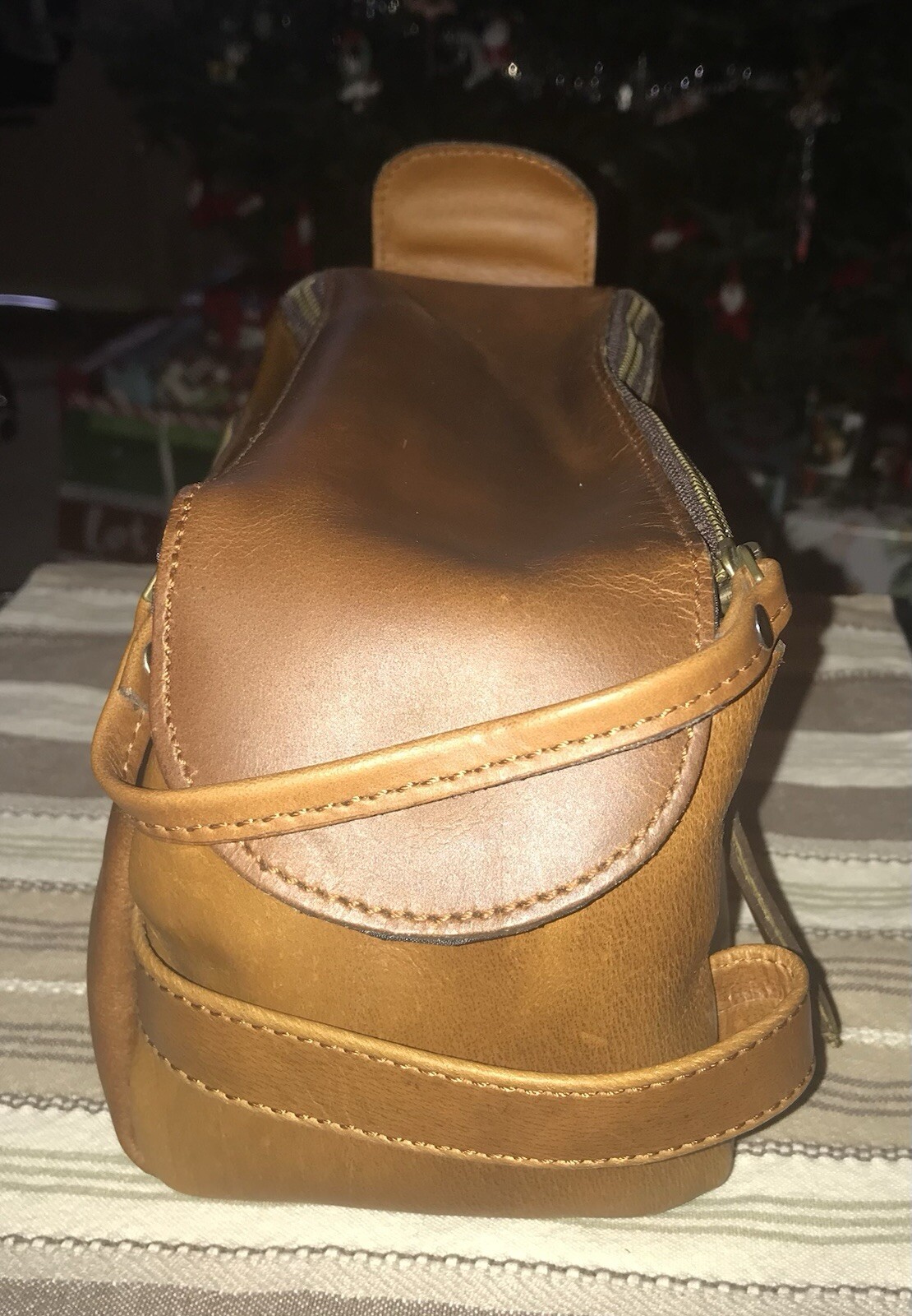 KomalC Genuine Buffalo Leather Unisex Toiletry Bag Travel Dopp Kit NWOT