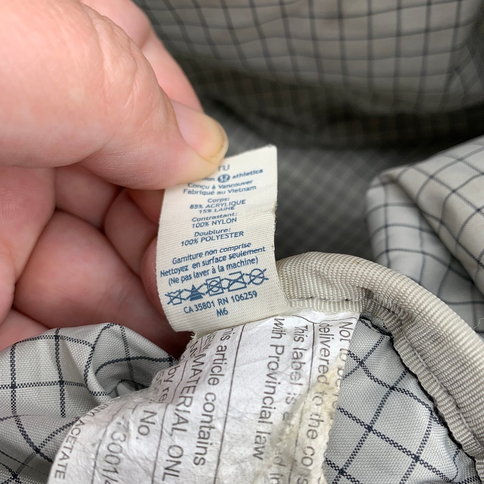 Lululemon Gray Heather Duffle Gym Bag w/ Shoulder Strap Multiple Pockets