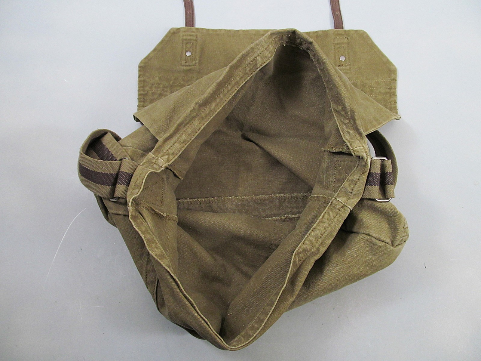 American Eagle Outfitters Y2K Canvas Messenger Bag Army Khaki Vintage Utility