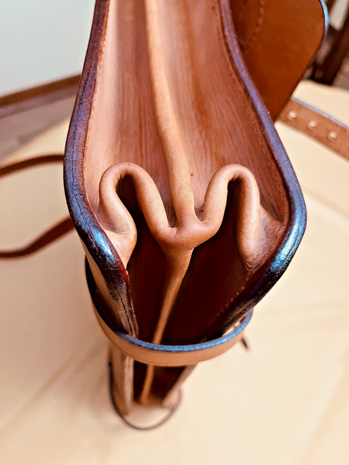 MACKENZIE “OFFICERS” Tan Bridle Leather Briefcase / Messenger Bag – SCOTLAND