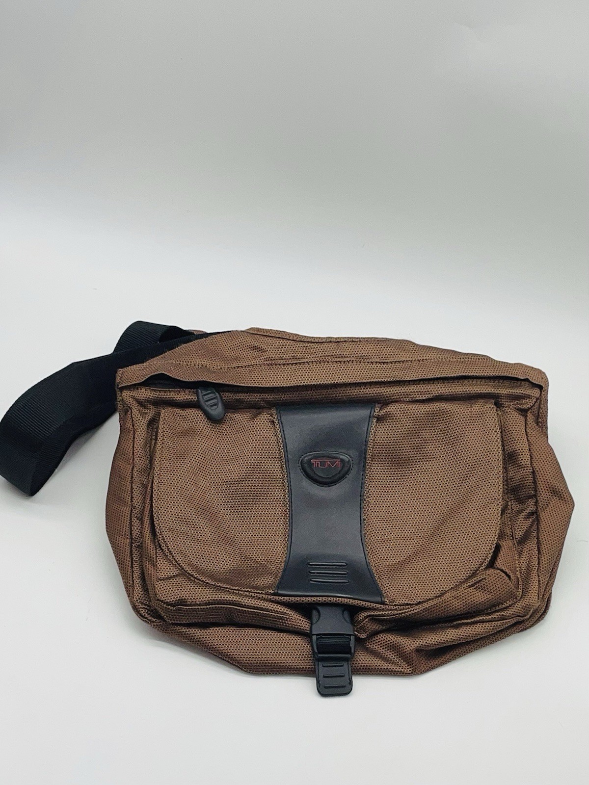 TUMI T2 Shoulder Messenger Crossbody Sling Laptop Ballistic Nylon Brown Copper
