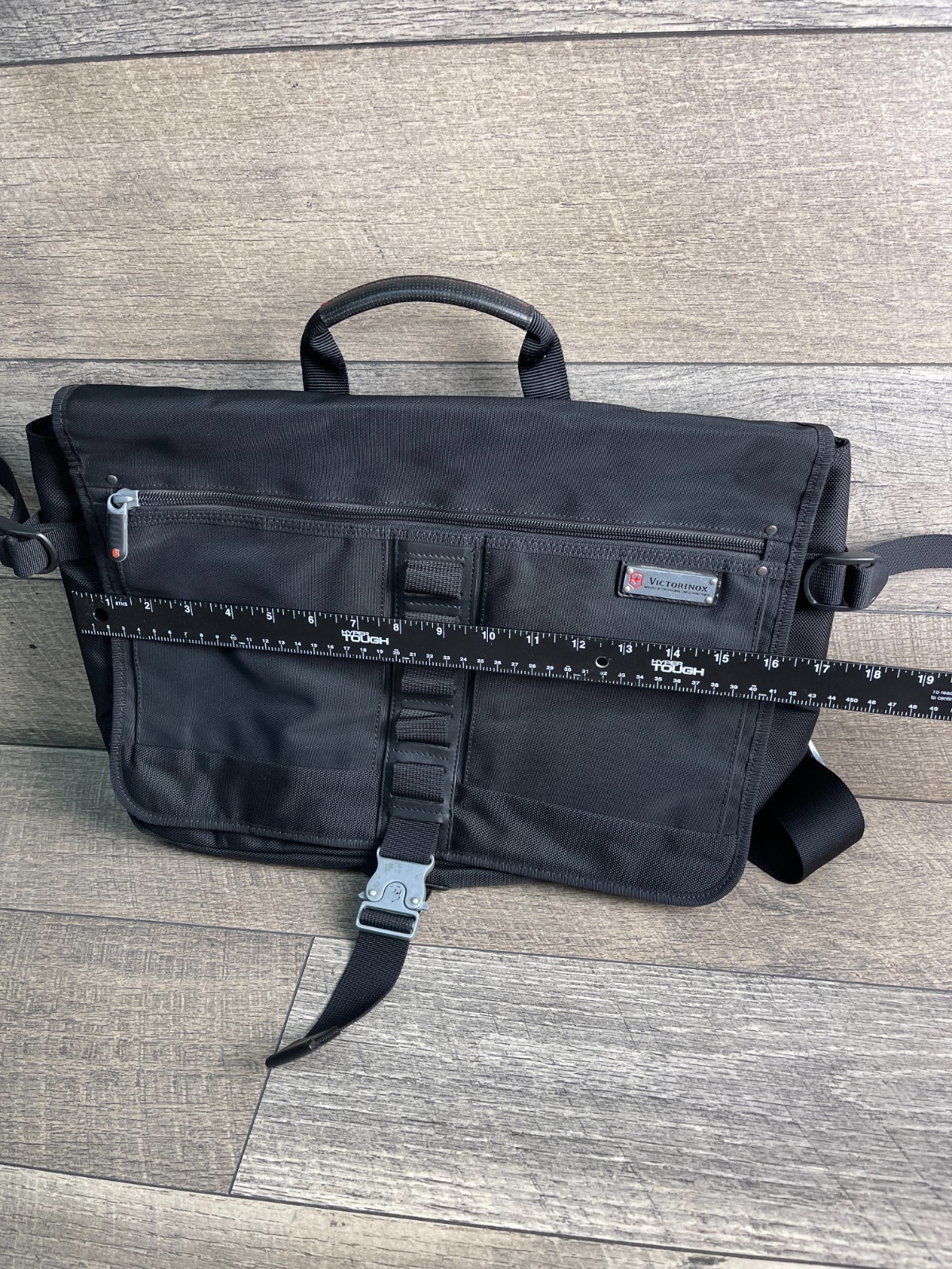 Victorinox Bag Messenger Black Zip Outer Pockets Adjustable Strap Crossbody