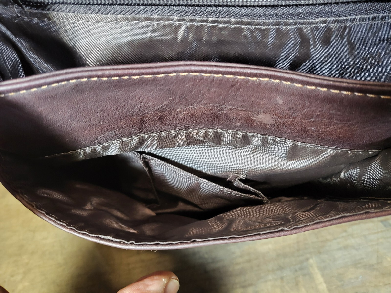 Kenneth Cole Dark Brown Leather Laptop Messenger Bag Briefcase with strap w Tag